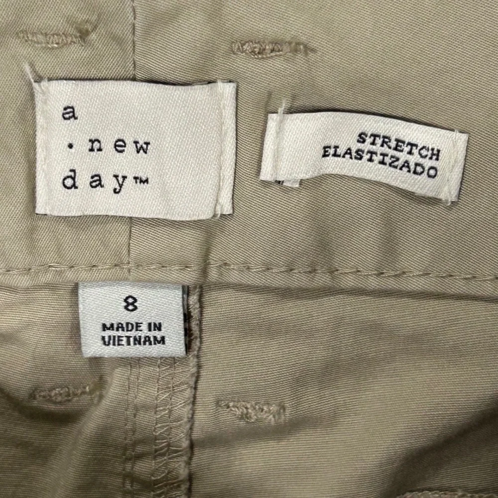 A New Day‎ Womens Khaki Chino Cropped Pants Size 8 Cotton Stretch Casual NWT